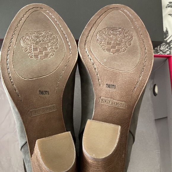 Vince Camuto Fretzia ankle booties - Picture 9 of 10